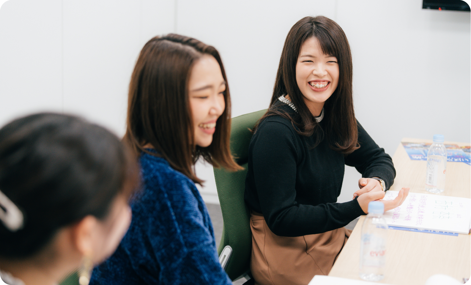 座談会シーン
