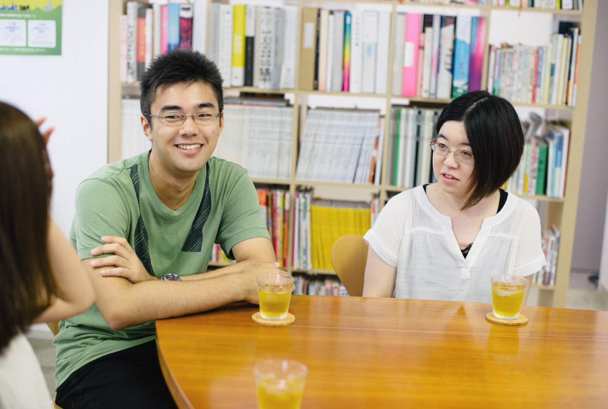 座談会シーン